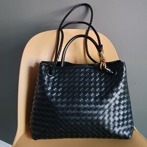 Elegant Black Woven Shoulder Bag